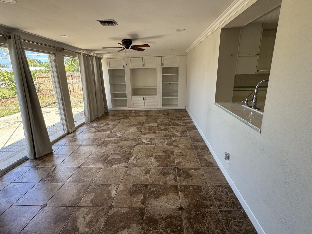 349 Ne 31st St - Photo 7 of 14