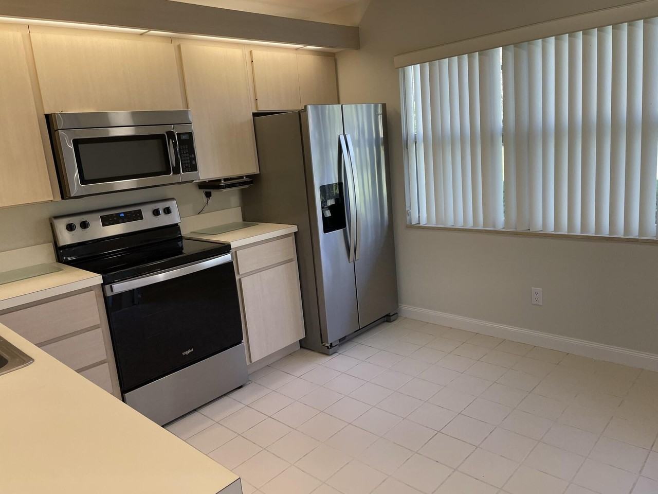 43 Essex Ct #A - Photo 5 of 12
