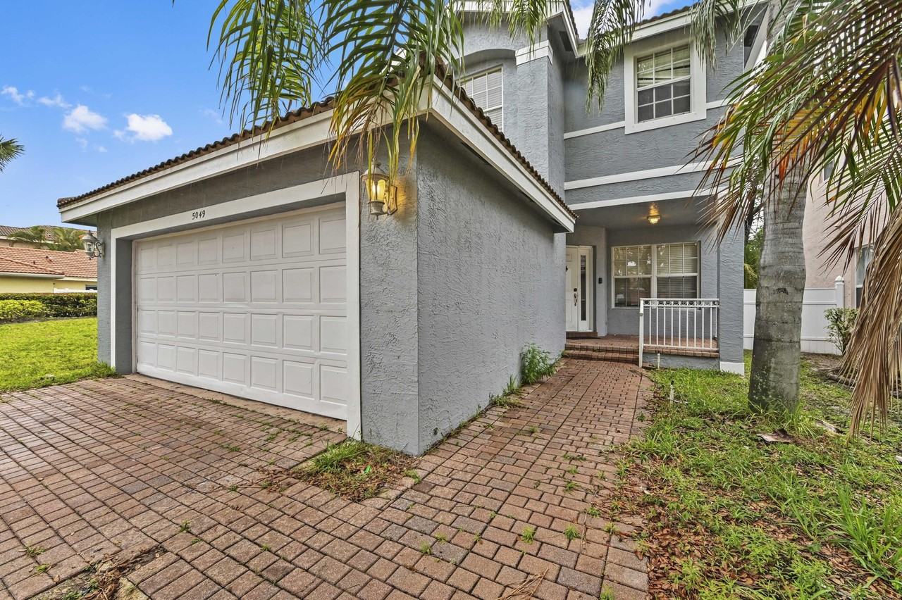 5049 Starblaze Dr - Photo 2 of 27