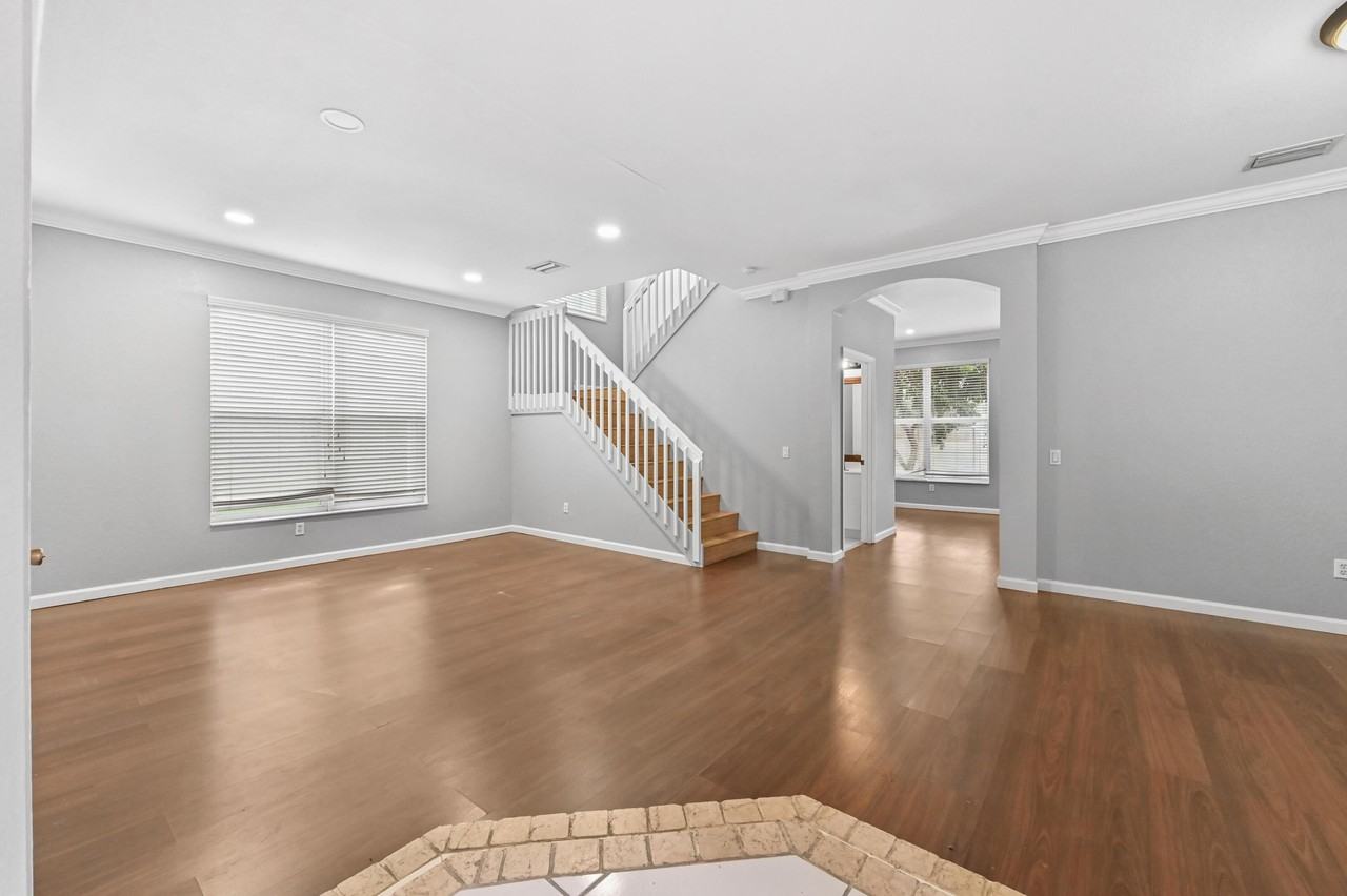 5049 Starblaze Dr - Photo 3 of 27