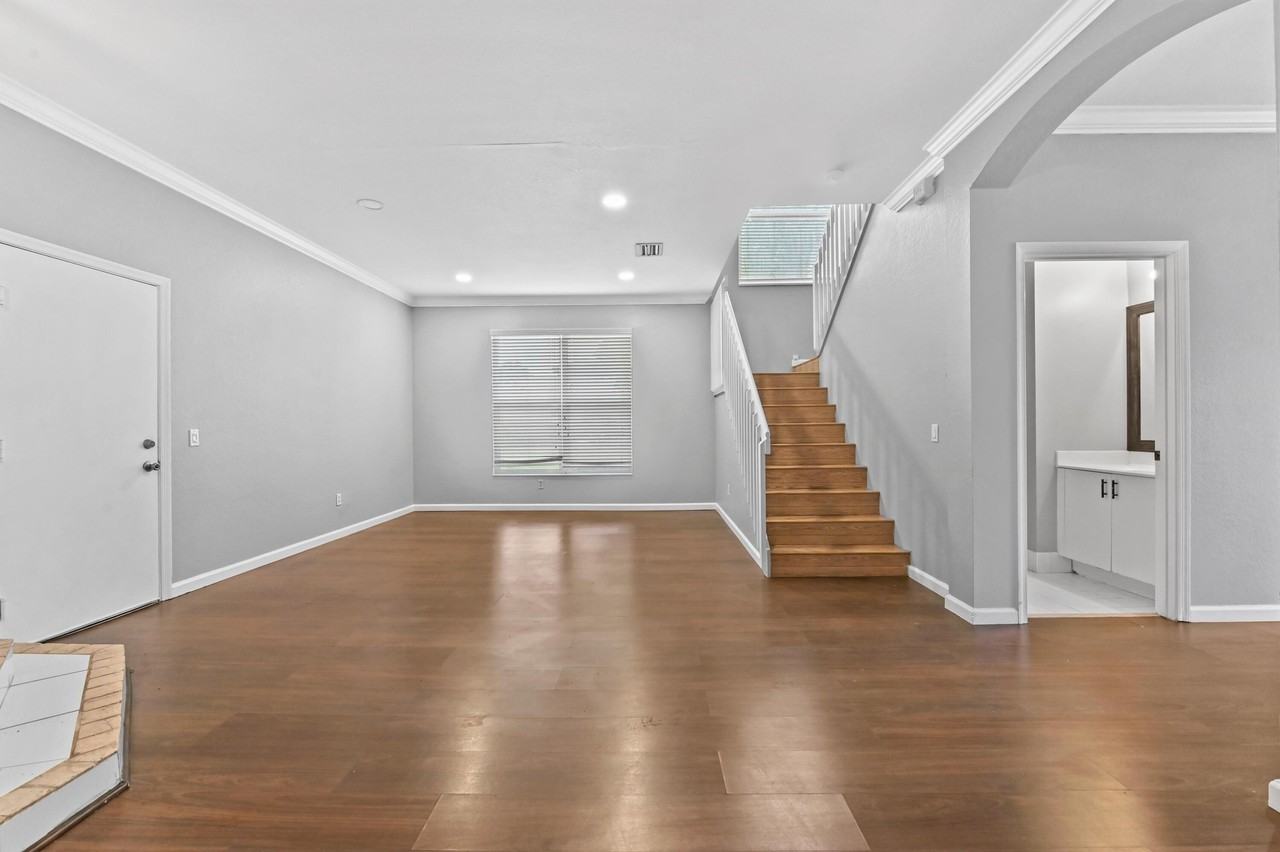 5049 Starblaze Dr - Photo 4 of 27