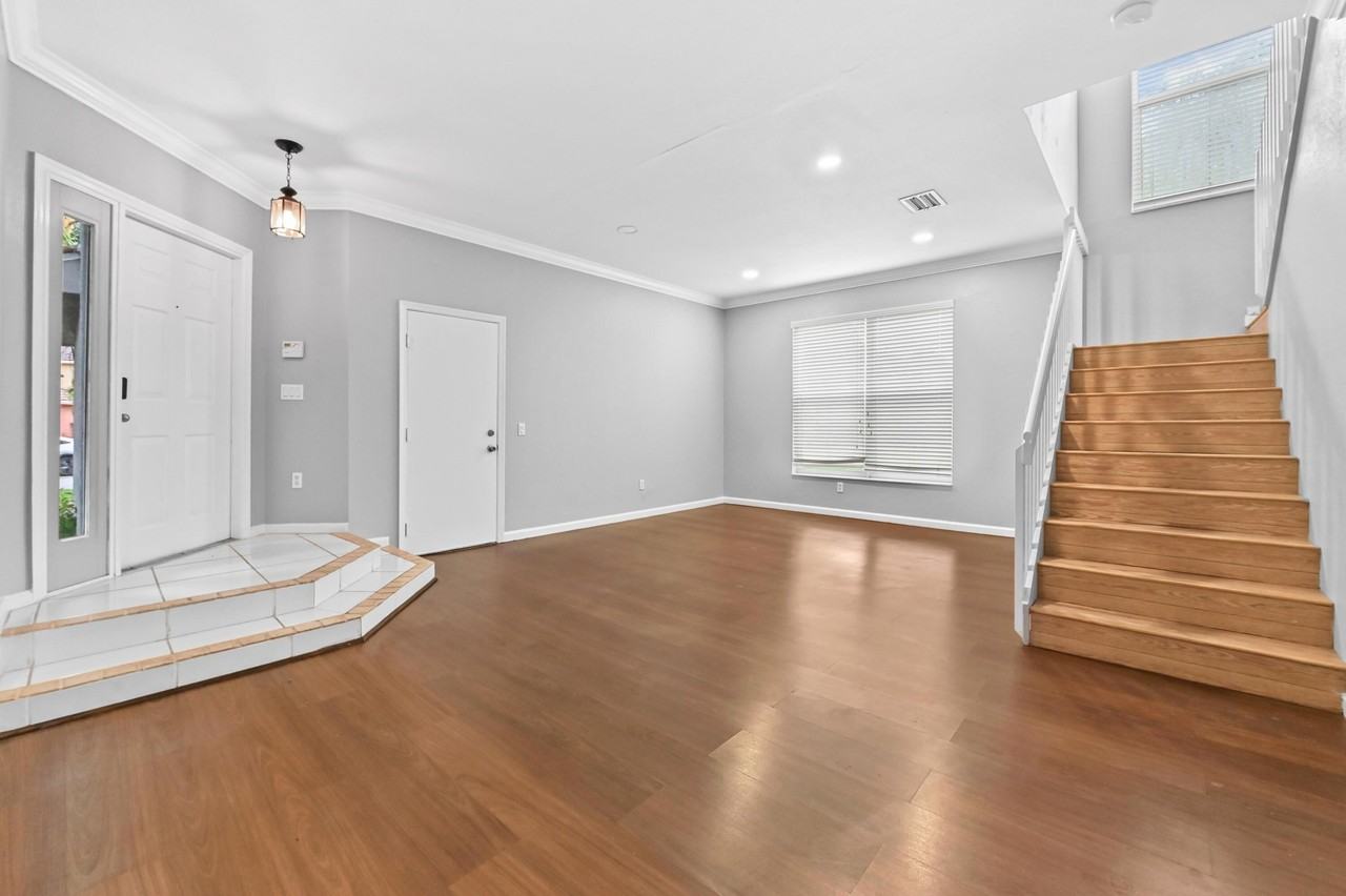 5049 Starblaze Dr - Photo 7 of 27