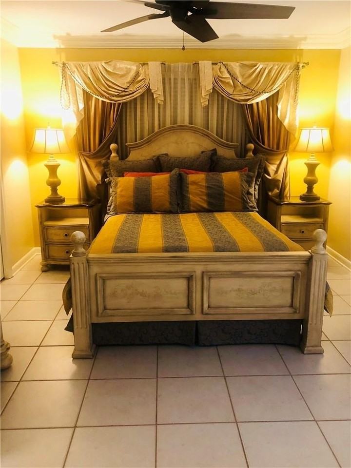 137 Farnham F #137 - Photo 3 of 50