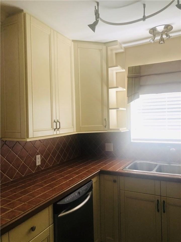 137 Farnham F #137 - Photo 7 of 50