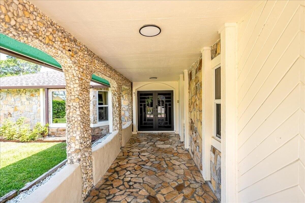 1326 Sw Bartell Ave - Photo 7 of 50