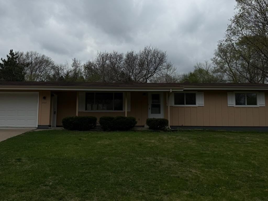 19115 Homestead Cir - Photo 2 of 25