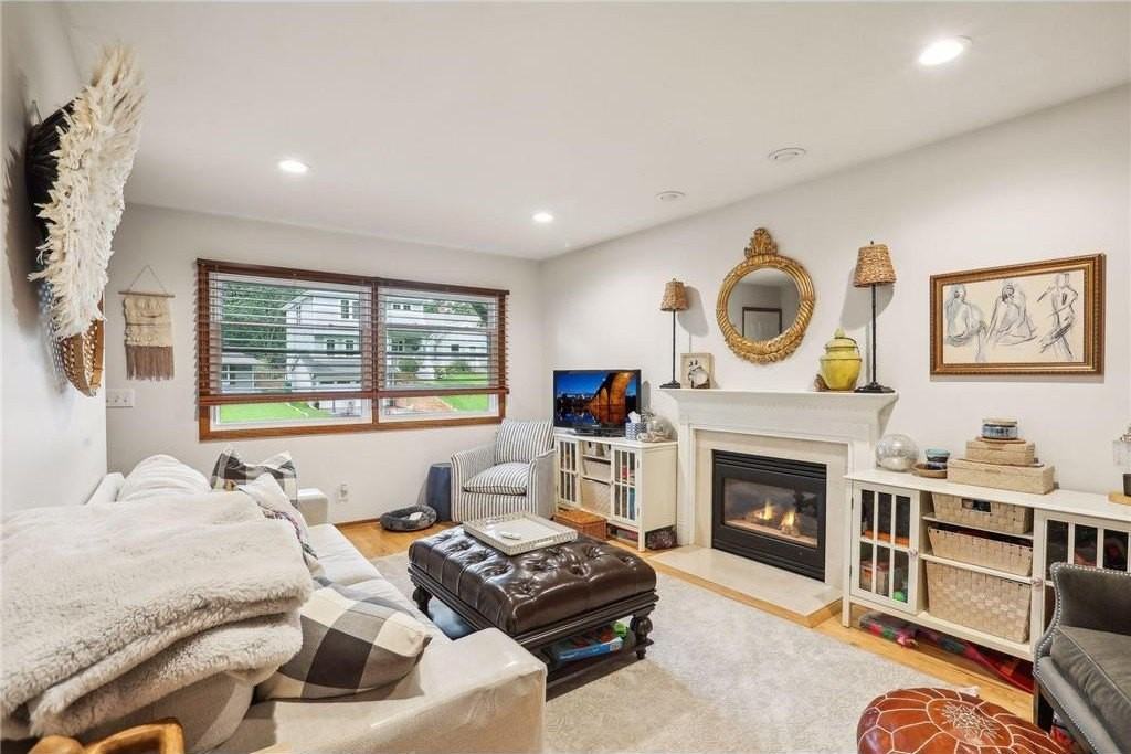 4237 Ottawa Ave S - Photo 2 of 21