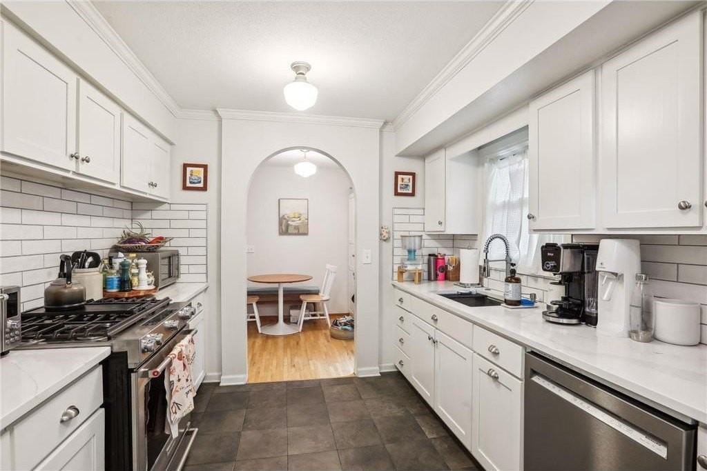 4237 Ottawa Ave S - Photo 6 of 21