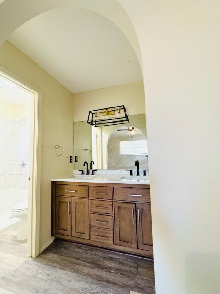 3838 Inglewood Dr - Photo 6 of 10