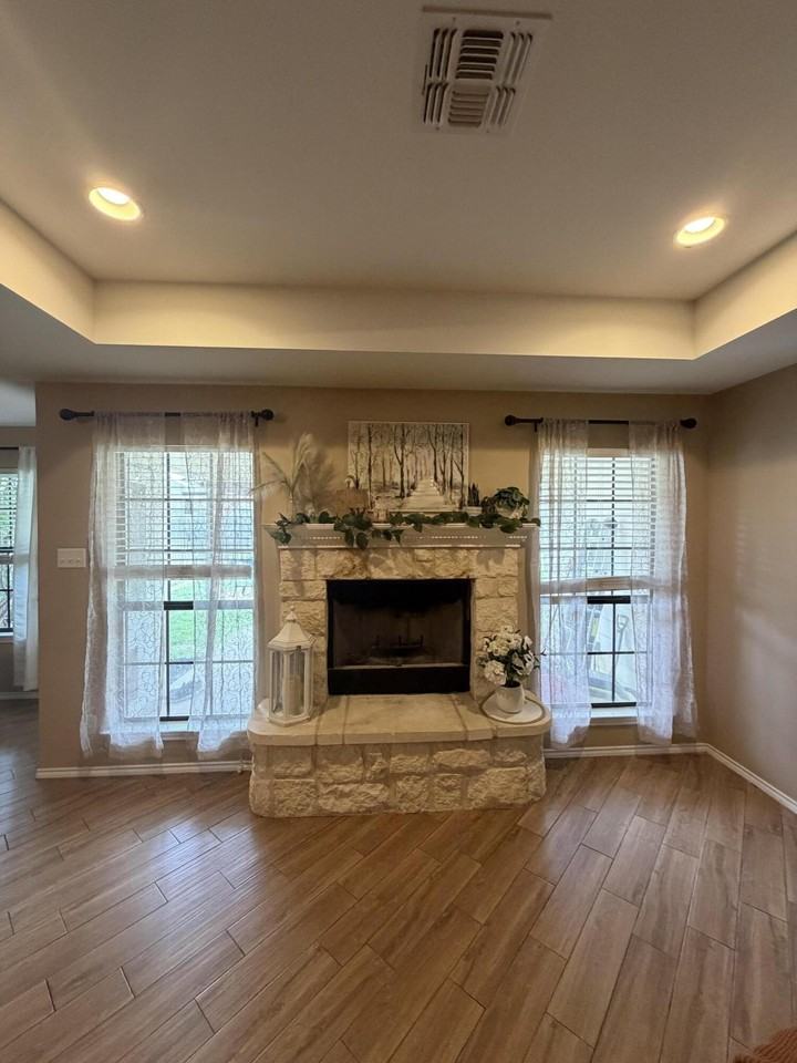 703 Durham Ct - Photo 7 of 23