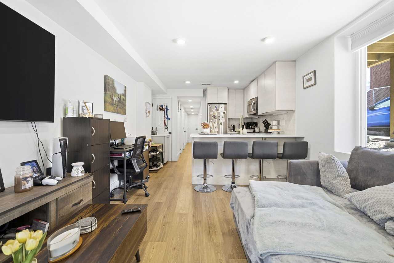 92 Chelsea St #1 - Photo 3 of 13