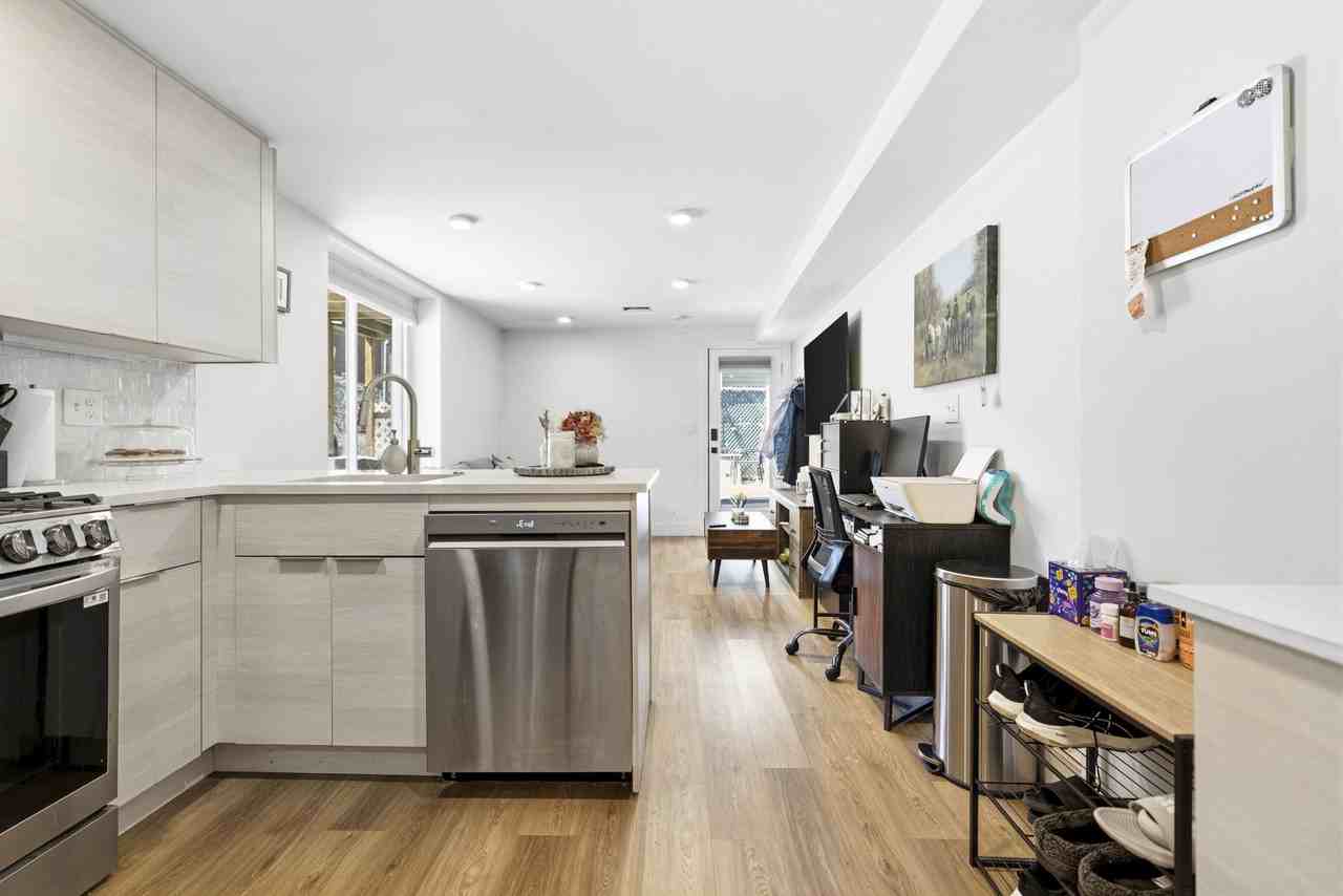 92 Chelsea St #1 - Photo 5 of 13