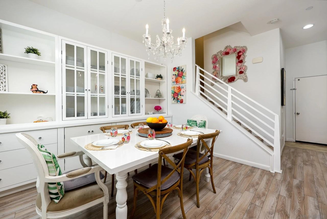 1568 Corte Barcelona #2 - Photo 4 of 34