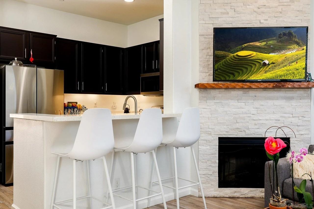 1568 Corte Barcelona #2 - Photo 5 of 34