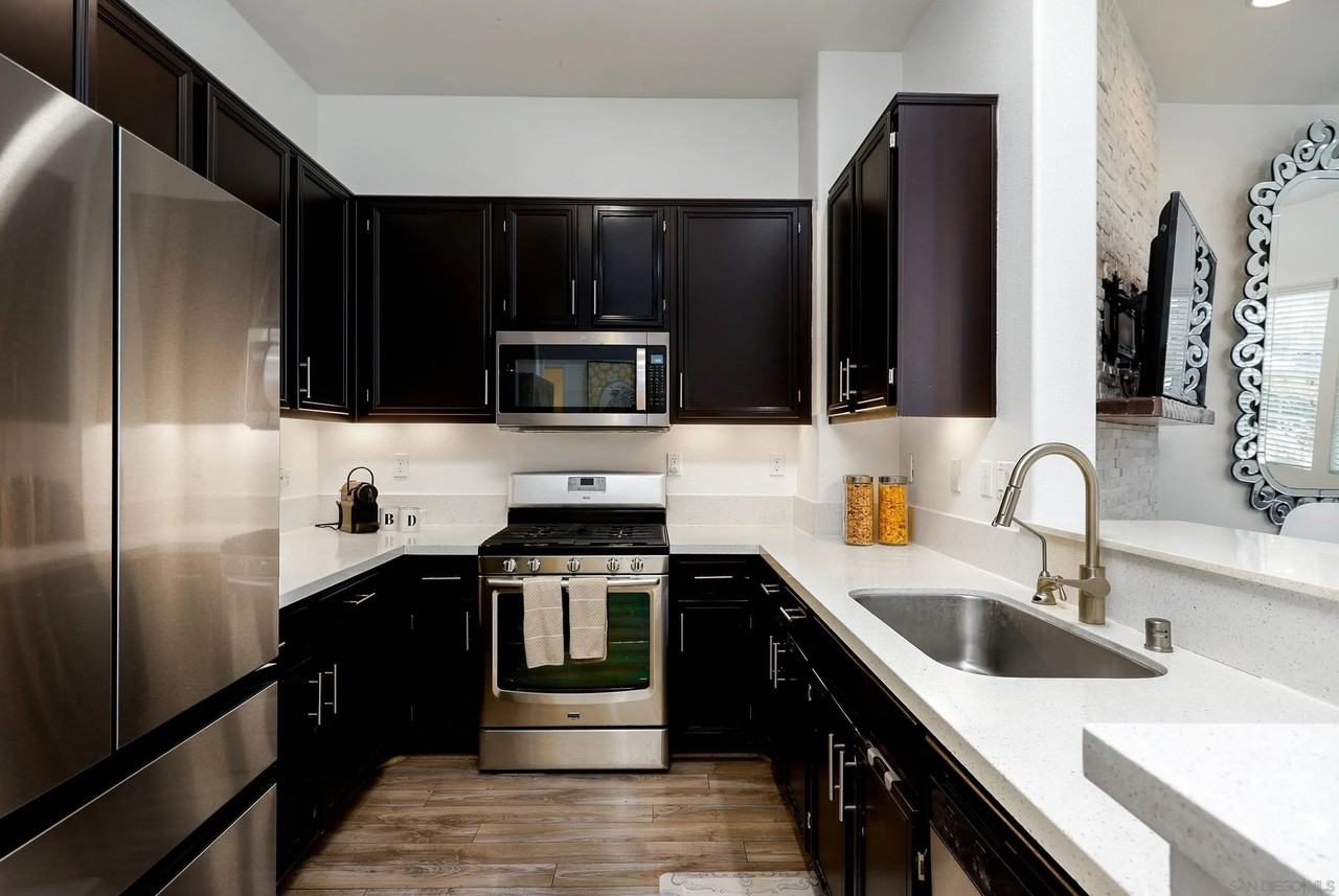 1568 Corte Barcelona #2 - Photo 6 of 34