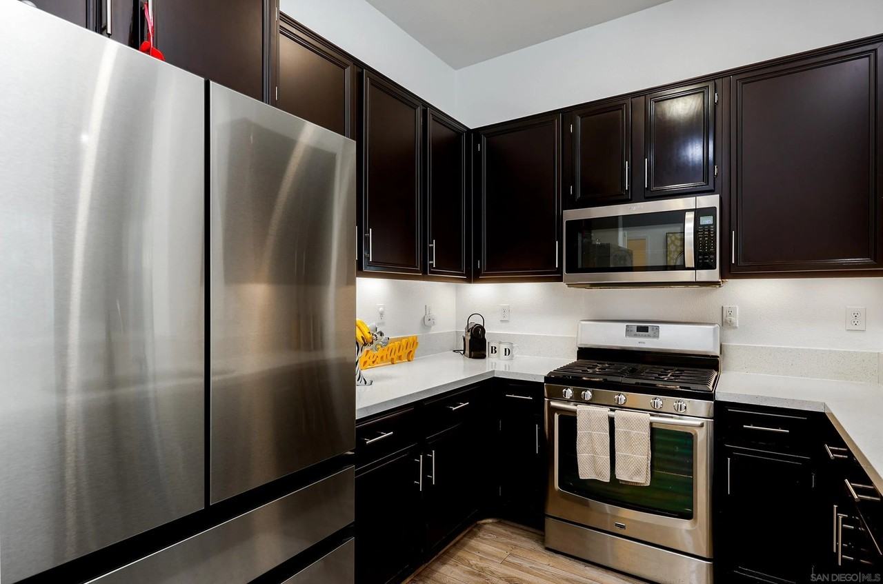 1568 Corte Barcelona #2 - Photo 7 of 34