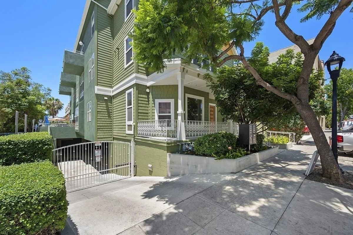 1632 Union St #4 - Photo 2 of 34