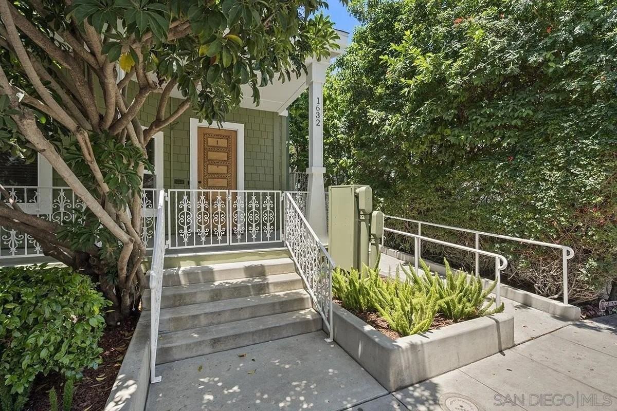 1632 Union St #4 - Photo 3 of 34