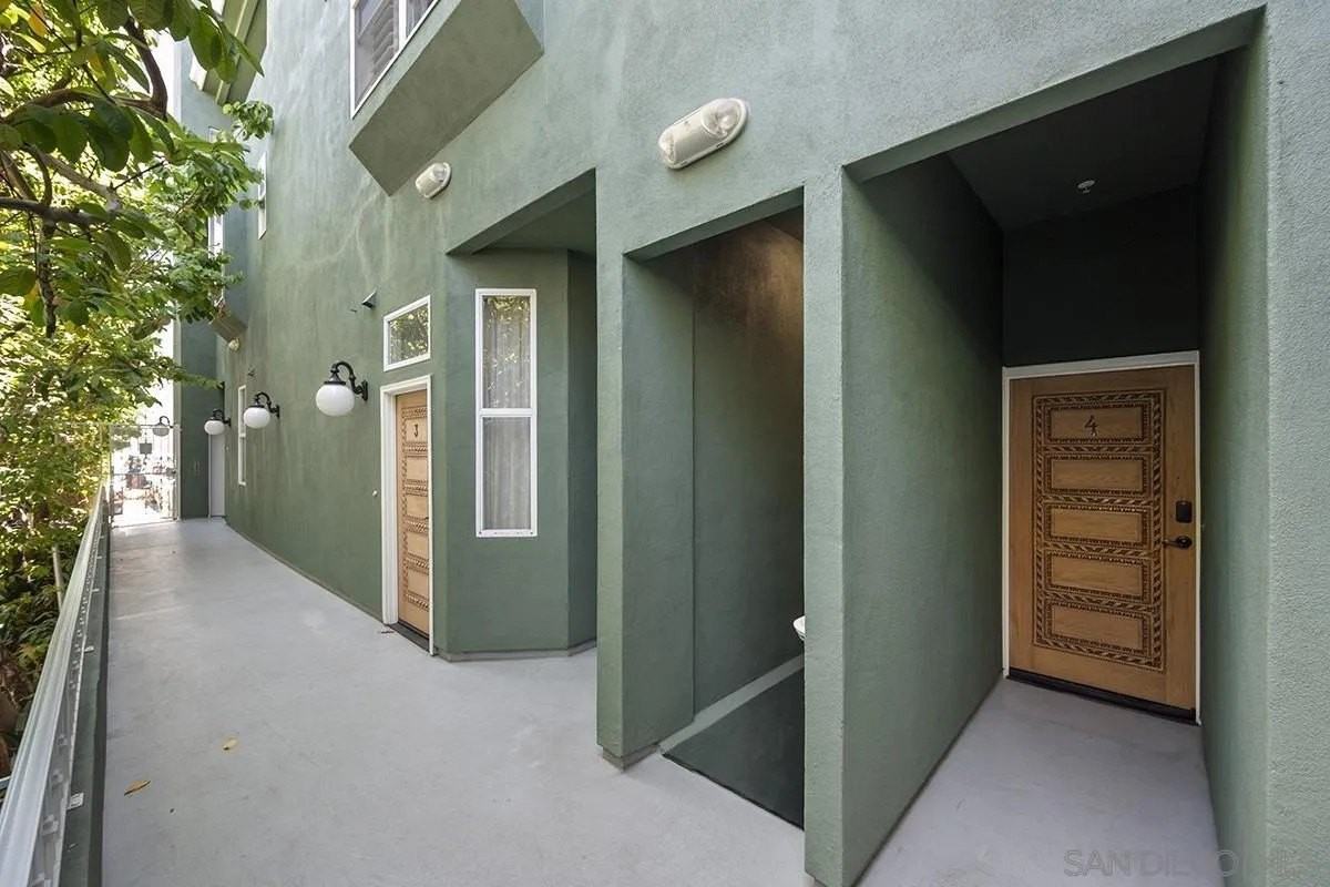 1632 Union St #4 - Photo 6 of 34