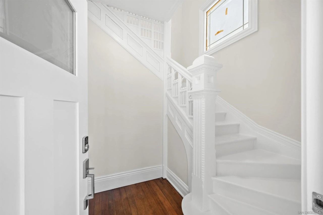 2253 Brant St - Photo 4 of 18