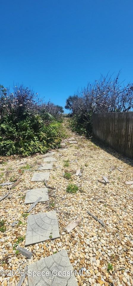 8208 Presidential Ct - Photo 4 of 31