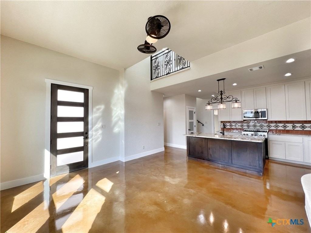 1690 Gruene Vineyard Xing - Photo 3 of 28
