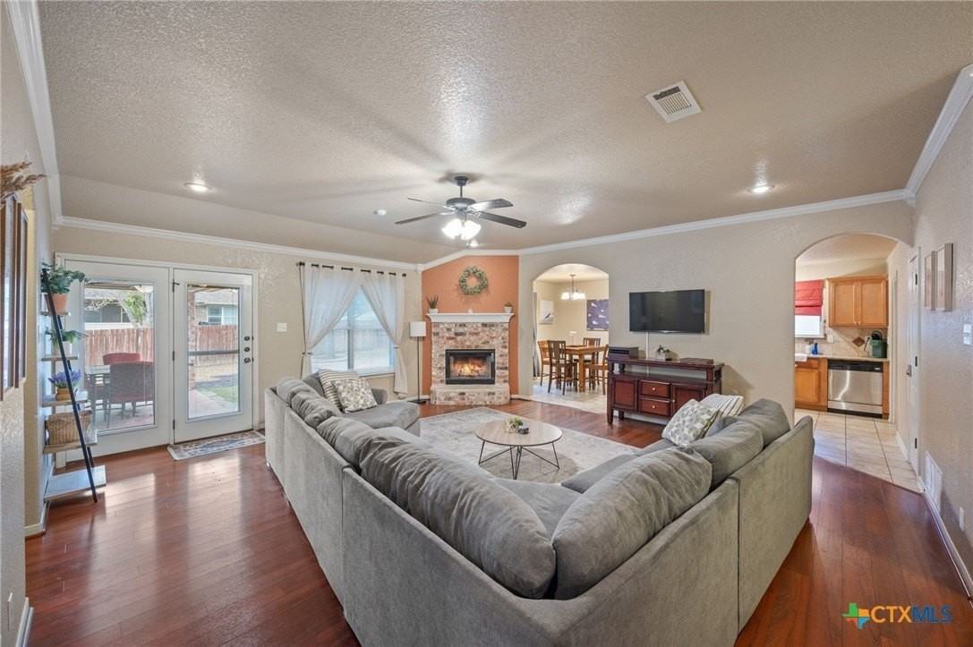 3805 Republic Of Texas Dr - Photo 4 of 28