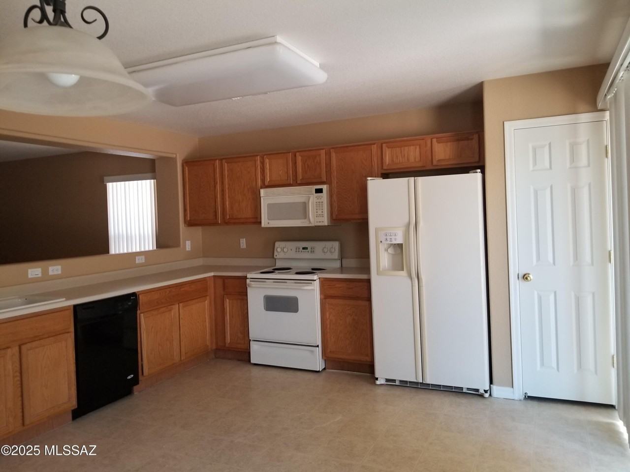 67 W Calle Mantilla - Photo 3 of 11