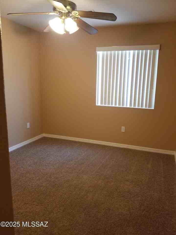 67 W Calle Mantilla - Photo 4 of 11