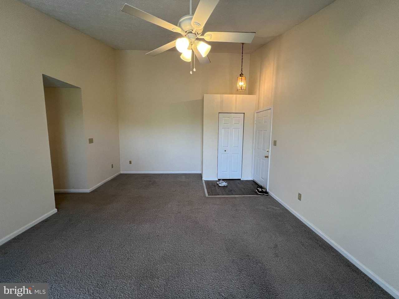 703 Orchard Overlook #301 - Photo 4 of 28