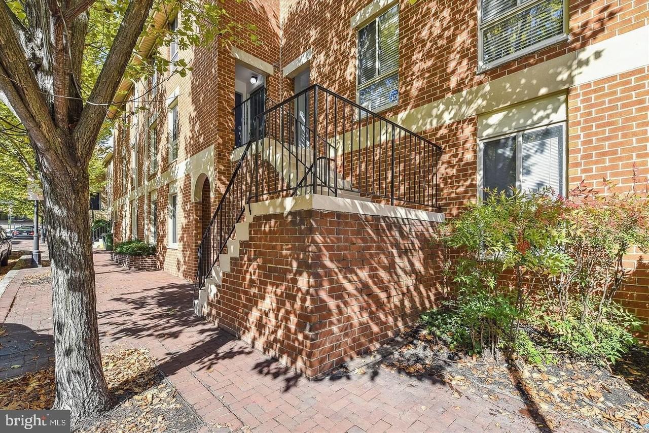 112 W Barre St #R44 - Photo 2 of 20