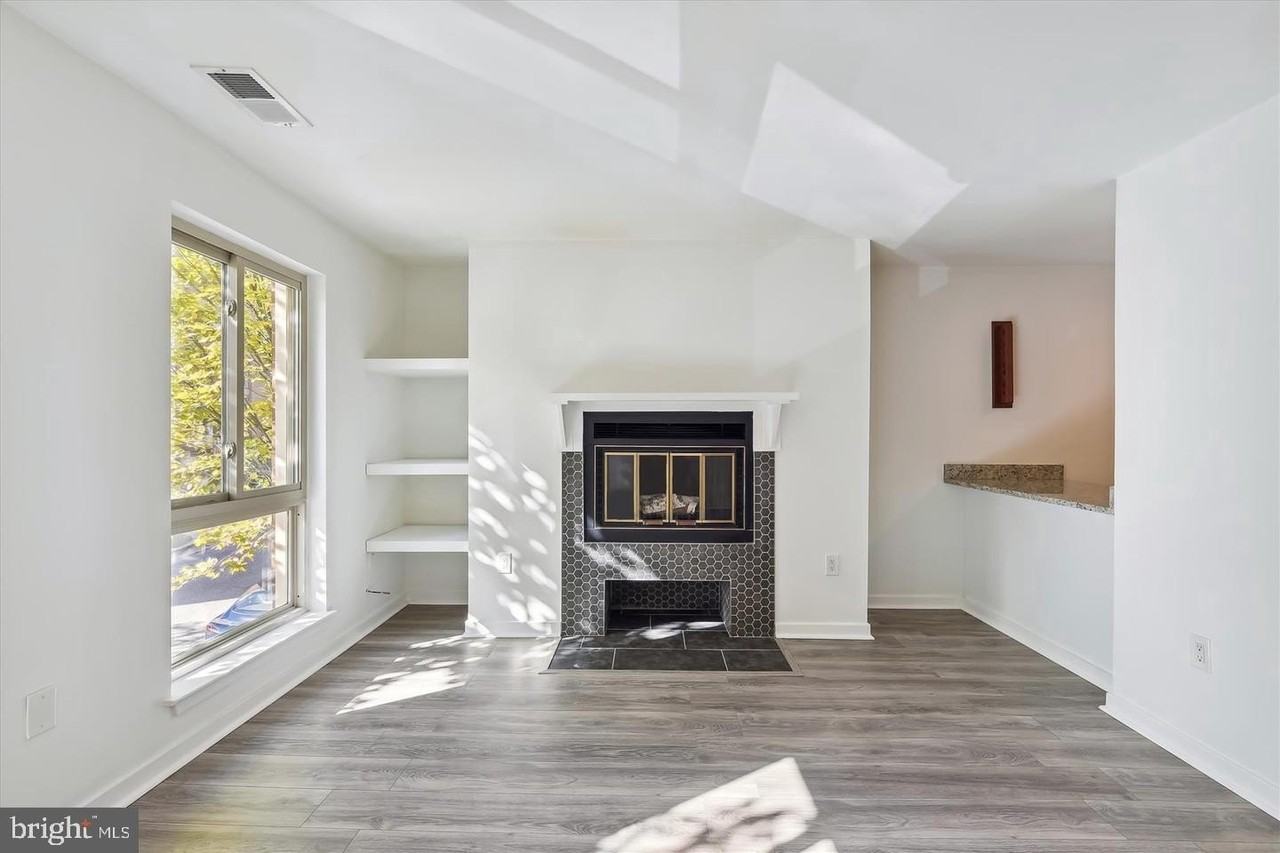 112 W Barre St #R44 - Photo 5 of 20