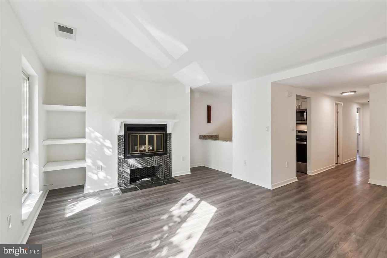 112 W Barre St #R44 - Photo 6 of 20