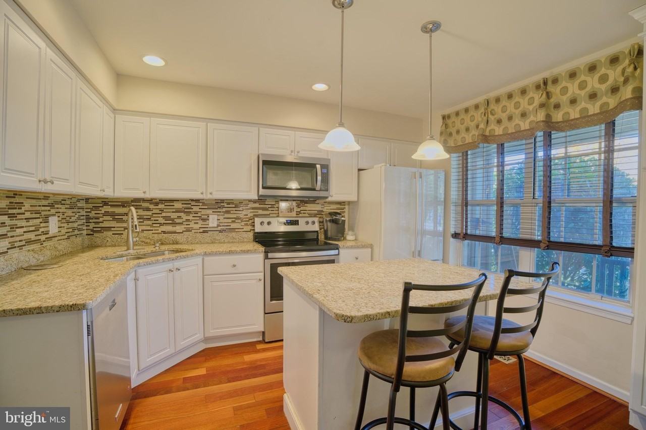 32 Lovett Ct - Photo 3 of 33