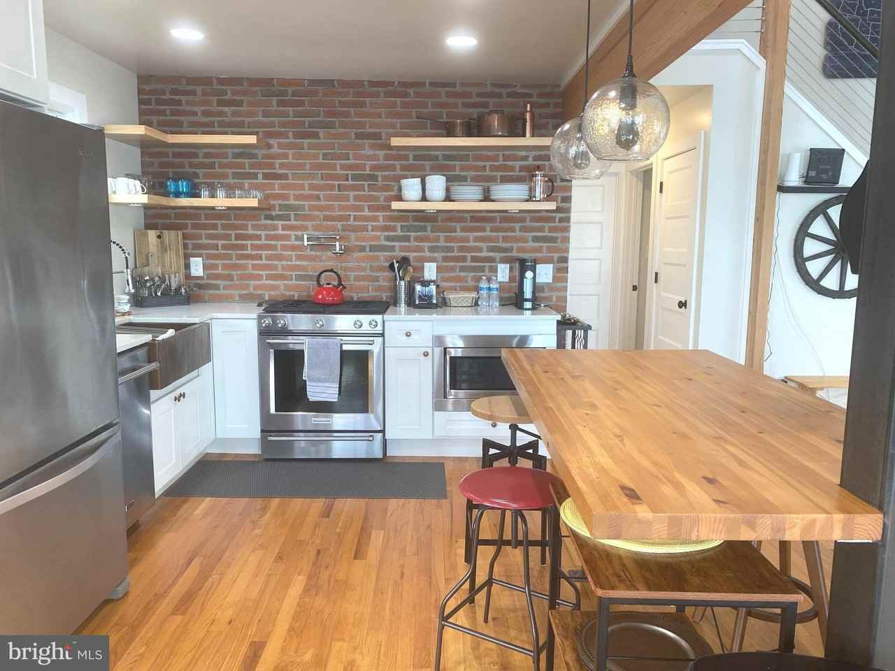 3550 Bay View Dr - Photo 3 of 50