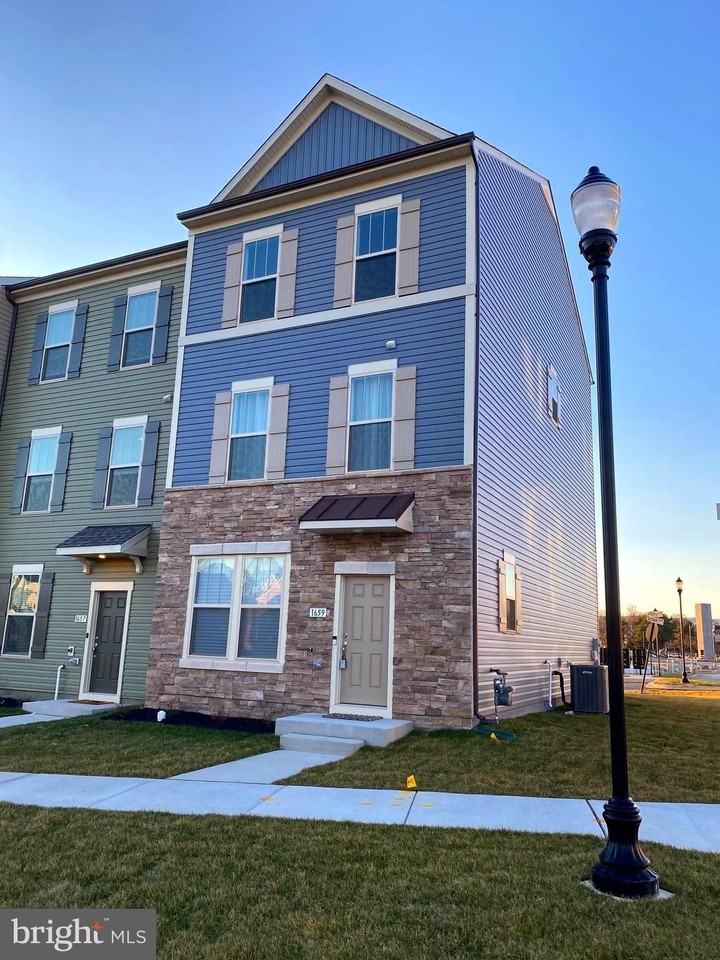 1659 Magundy St - Photo 2 of 16