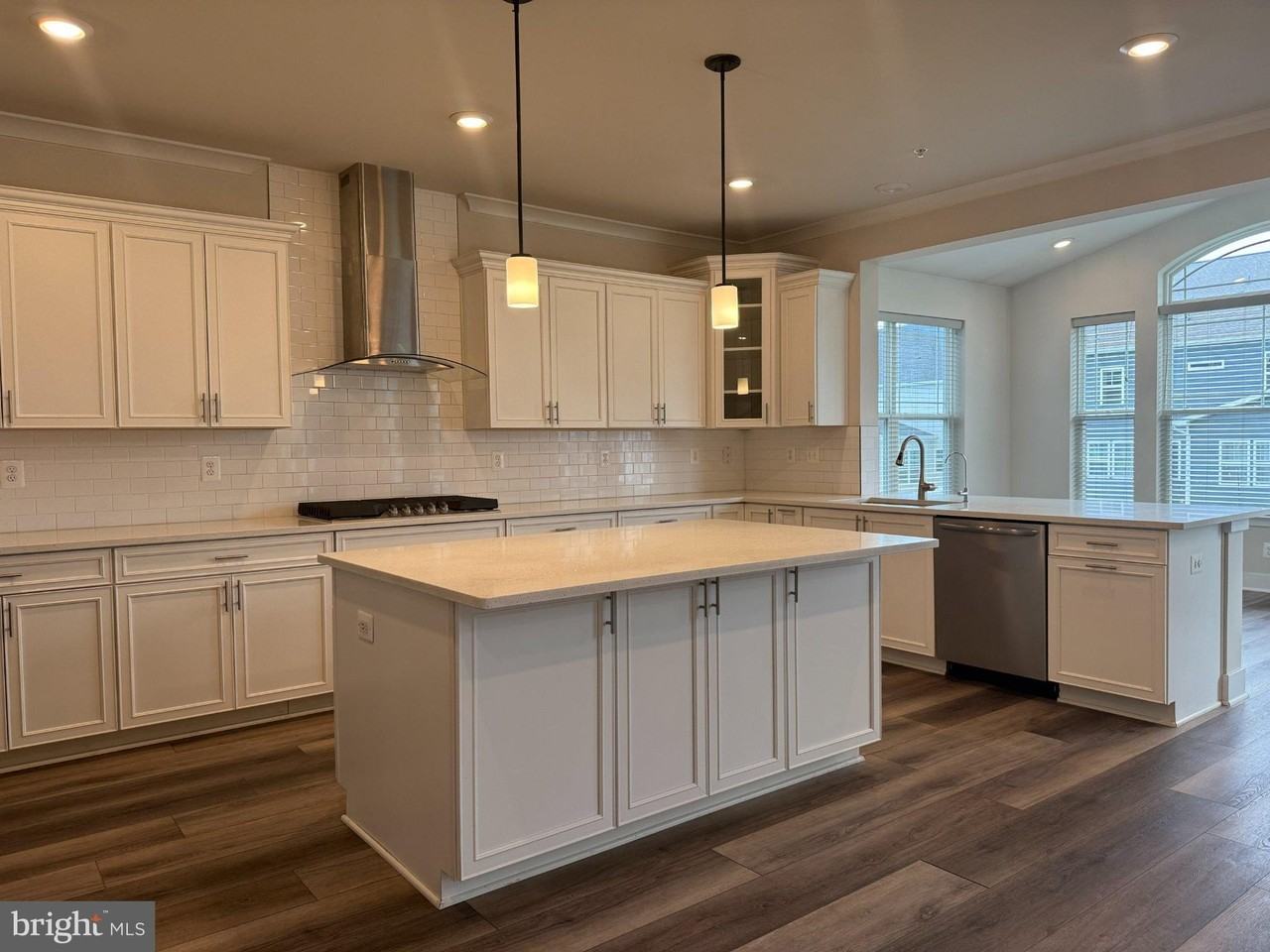 1407 Pinkerton St - Photo 3 of 21