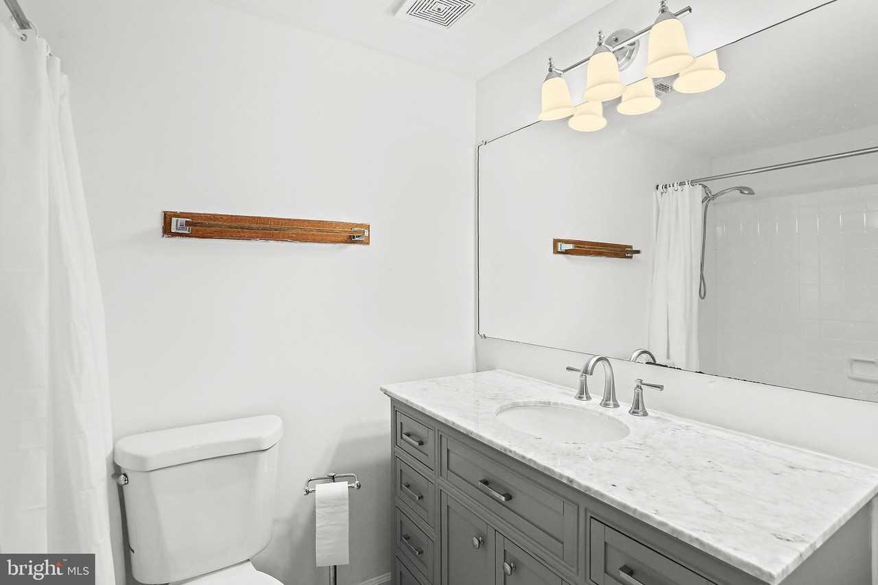 9629 Whiteacre Rd #B2 - Photo 6 of 11