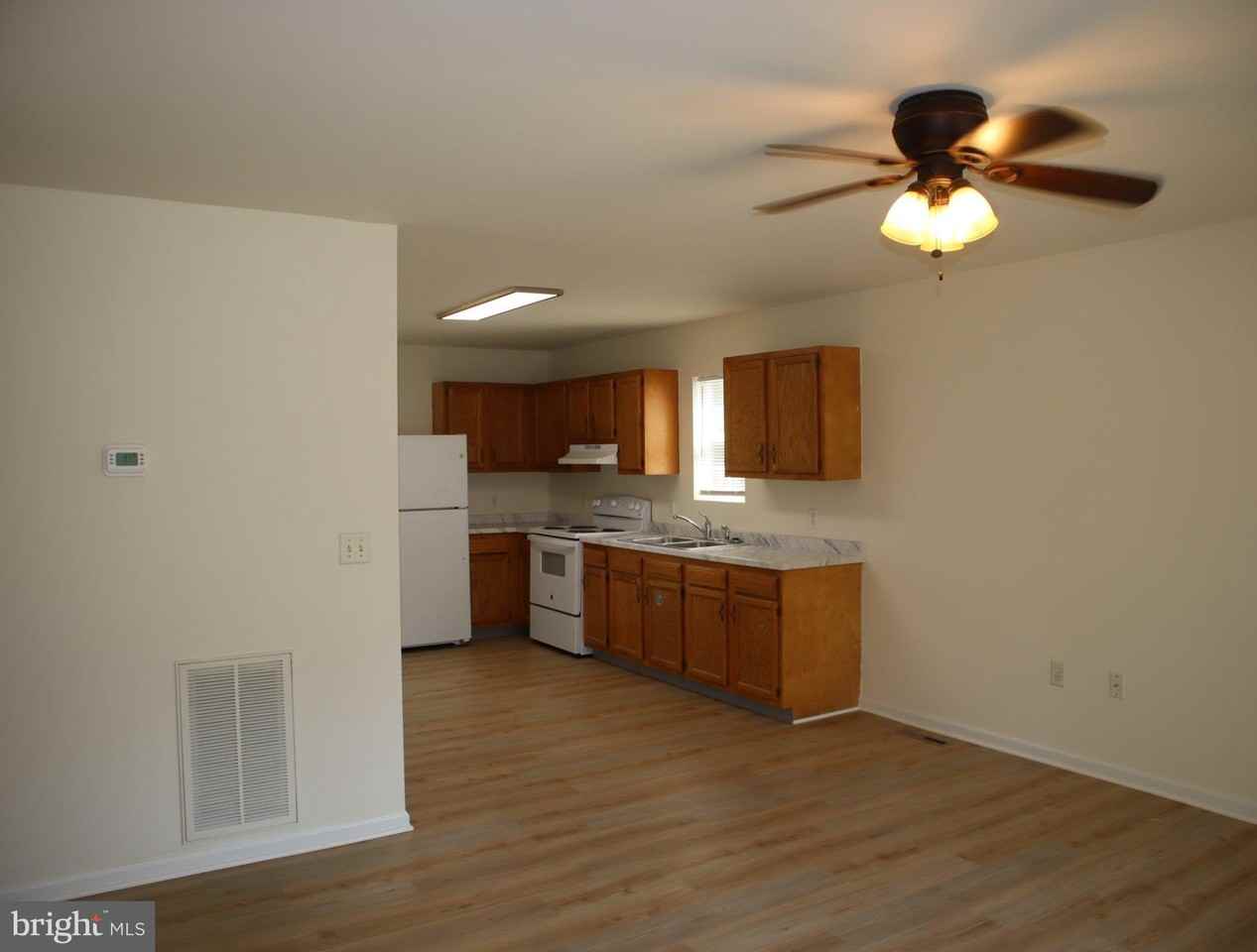 311 Decatur Ave - Photo 6 of 26