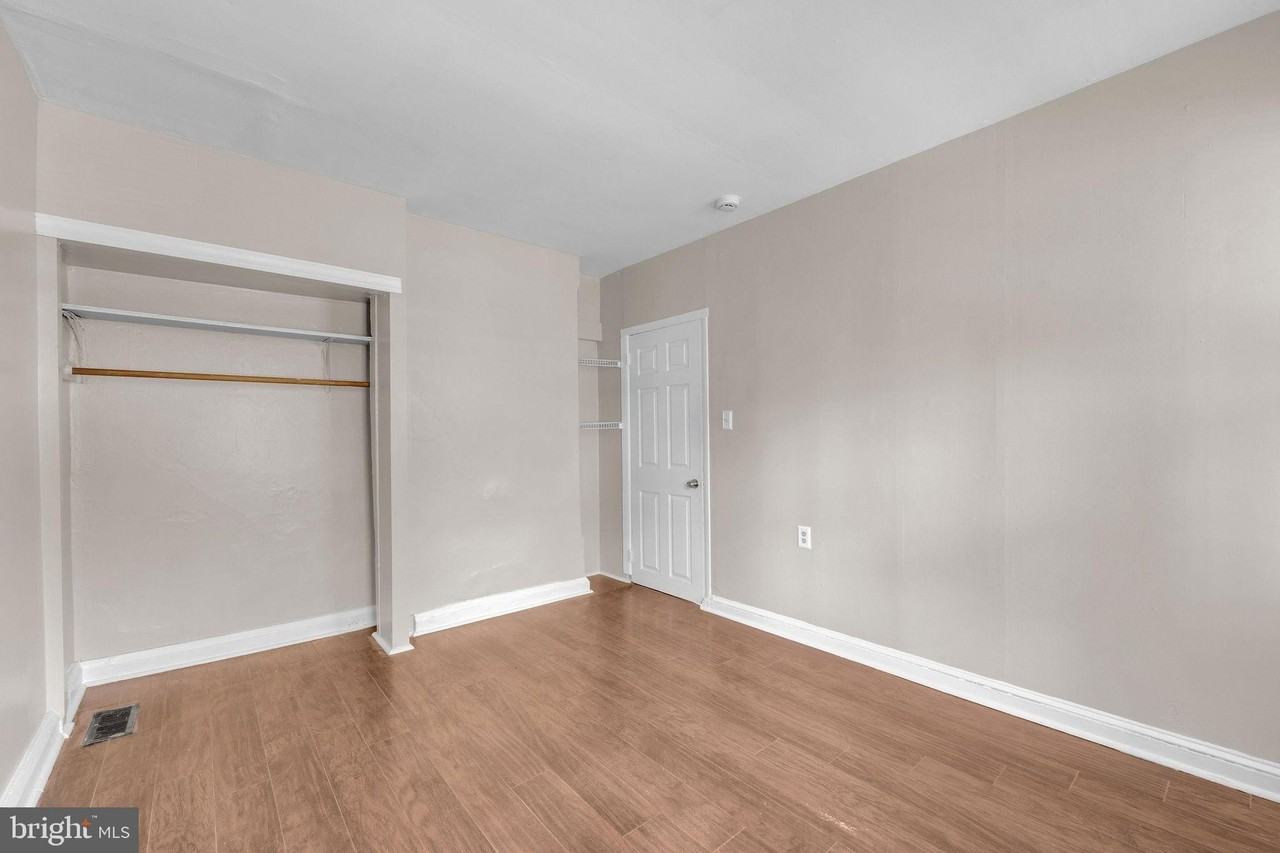 315 Burlington Ave - Photo 7 of 14