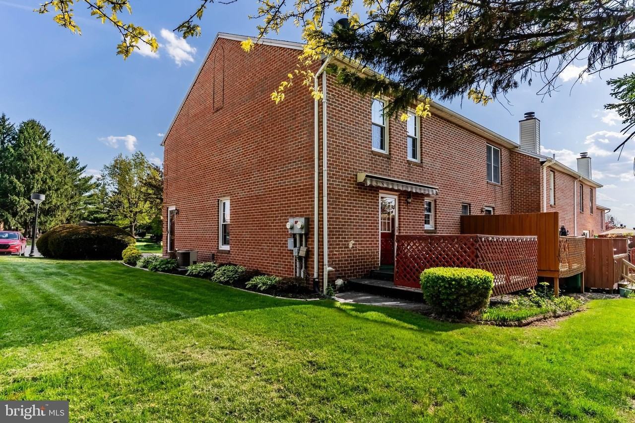 4111 Nantucket Dr - Photo 3 of 30