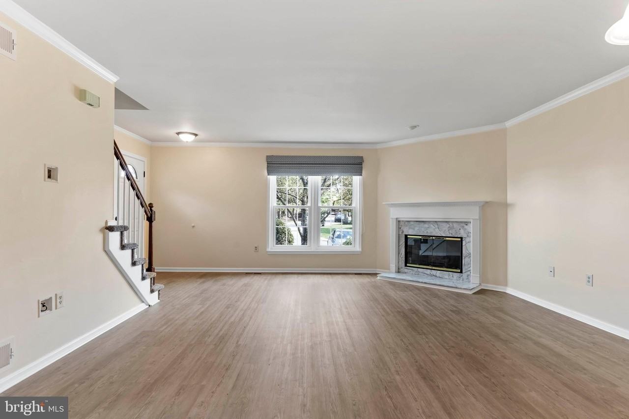 4111 Nantucket Dr - Photo 4 of 30