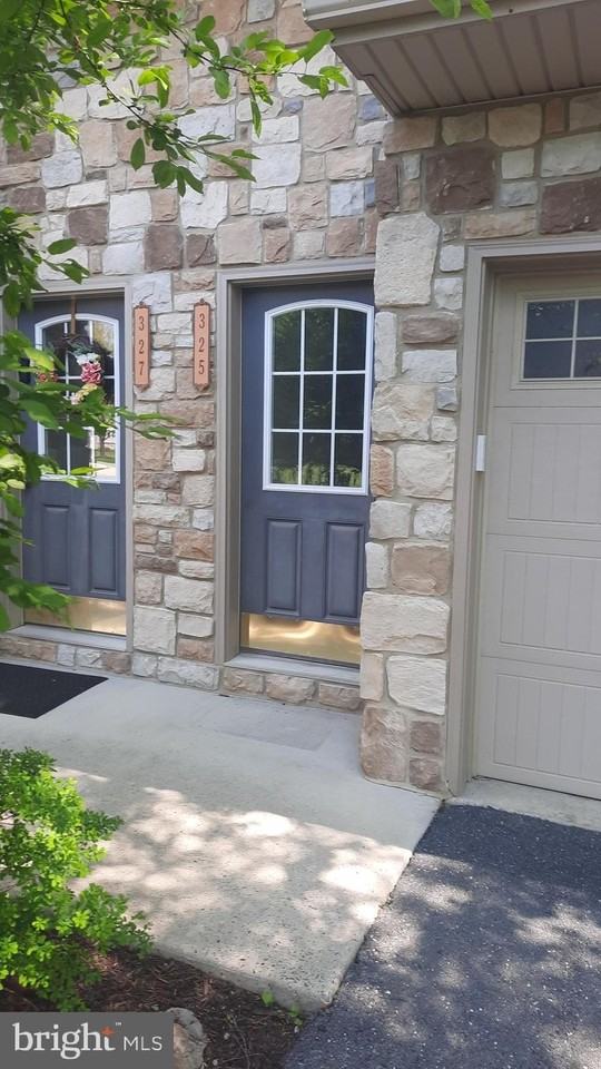 325 Antilles Ct - Photo 2 of 19