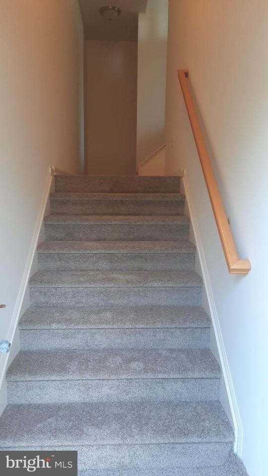 325 Antilles Ct - Photo 3 of 19