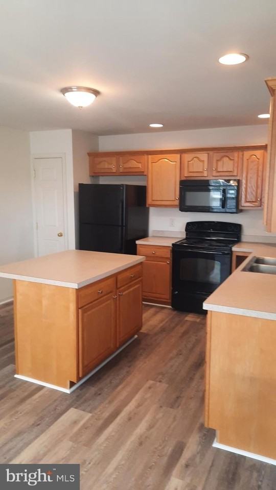 325 Antilles Ct - Photo 4 of 19