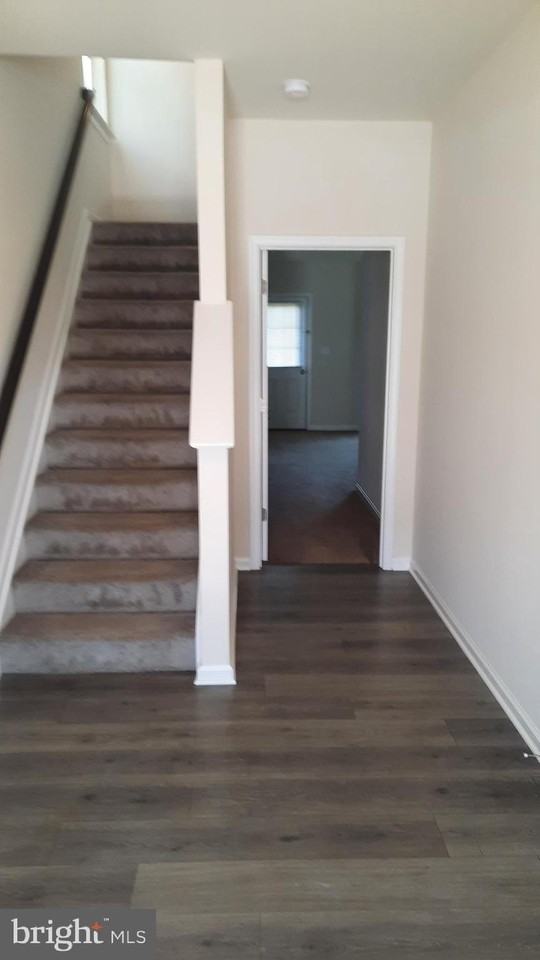 829 Admirals Quay Dr - Photo 3 of 16