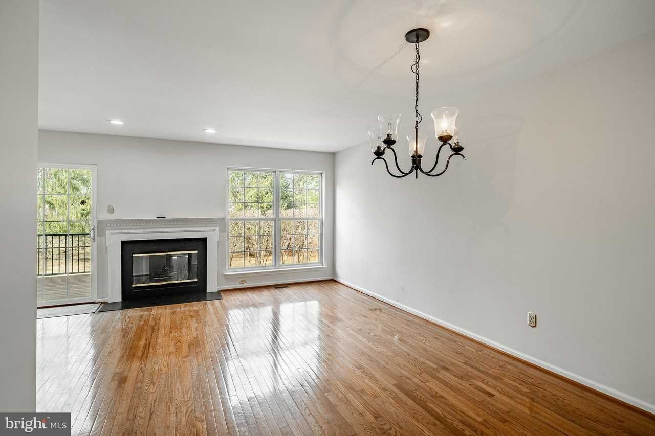 124 Jeffords Ct #1403 - Photo 4 of 39