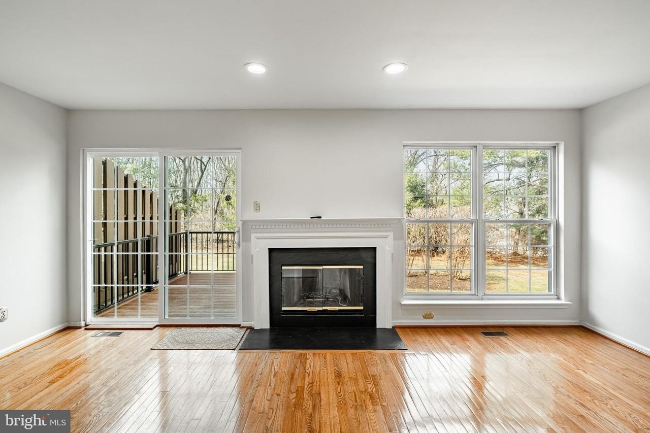 124 Jeffords Ct #1403 - Photo 5 of 39