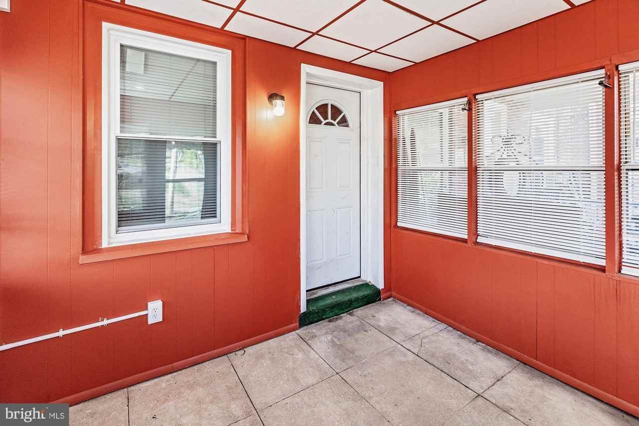 3312 W 13th St - Photo 2 of 13