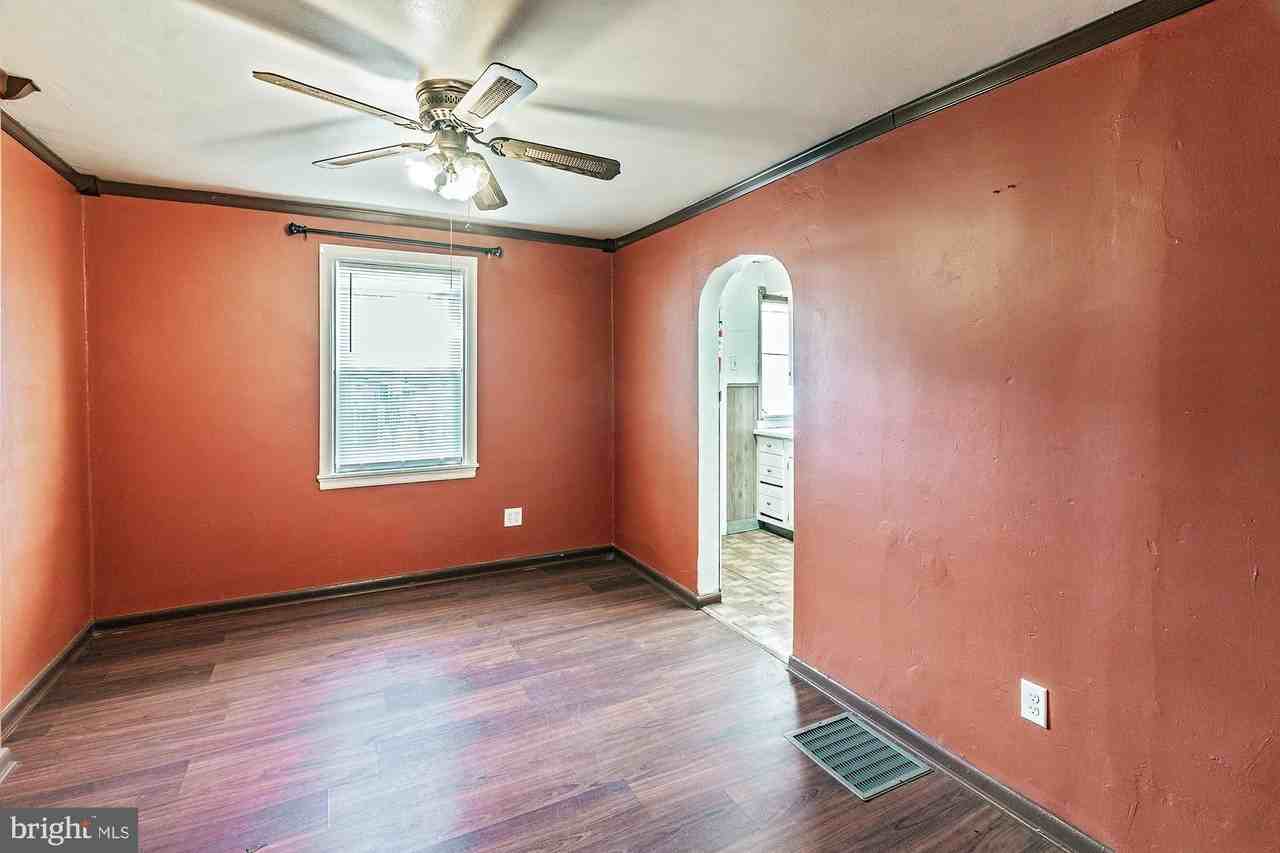 3312 W 13th St - Photo 5 of 13